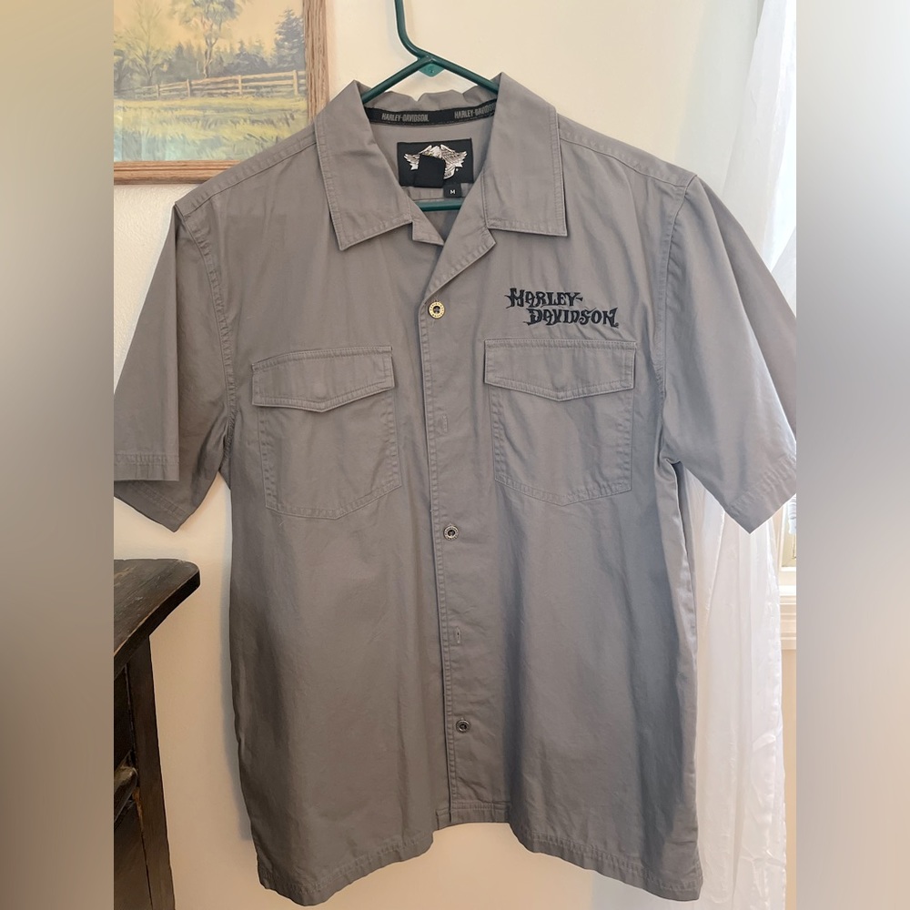 Official Harley Davidson button up short sleeve men’s md